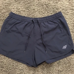 4F badshorts  - Är i mycket bra skick 