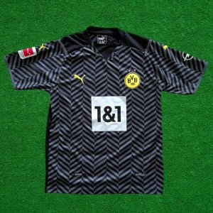 Dortmund Tröja, Haaland#9, Storlek XL - Helt ny, högkvalitativ replika. EU | XL. Pris: 349kr. Leverans: Skickas inom 24 timmar. Notera: Begränsat antal- först till kvarn 