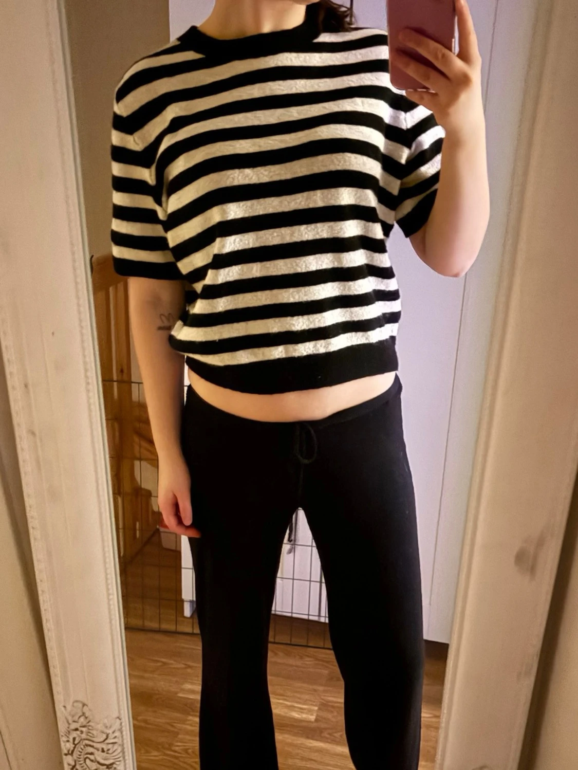 Svartvit randig croppad topp - 1