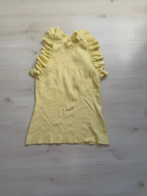 Topp - Superfin gul topp💕