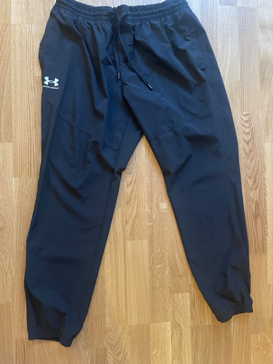 Svarta träningsbyxor Under Armour