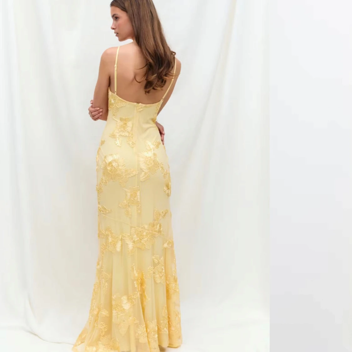 Gul långklänning