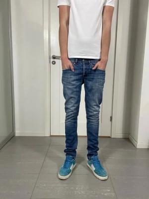 Dondup George Jeans  - Säljer nu dessa Dondup George Jeans 👖 , skriv för fler bilder/frågor🤩
