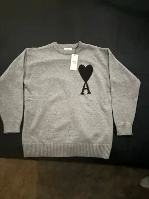 Ami Paris tröja - Ami Paris tröja t salu för bra pris.