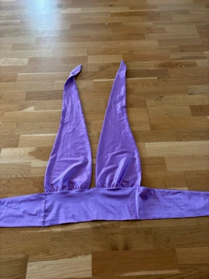 Lila topp - Lila topp från Gina tricot, perfekt för sommaren/fetsival 