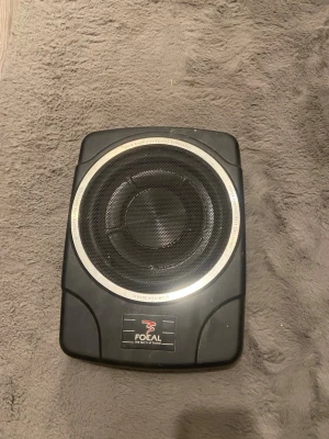 Aktiv sub - Inte använd mycket kablar till remote och plus o minus finns