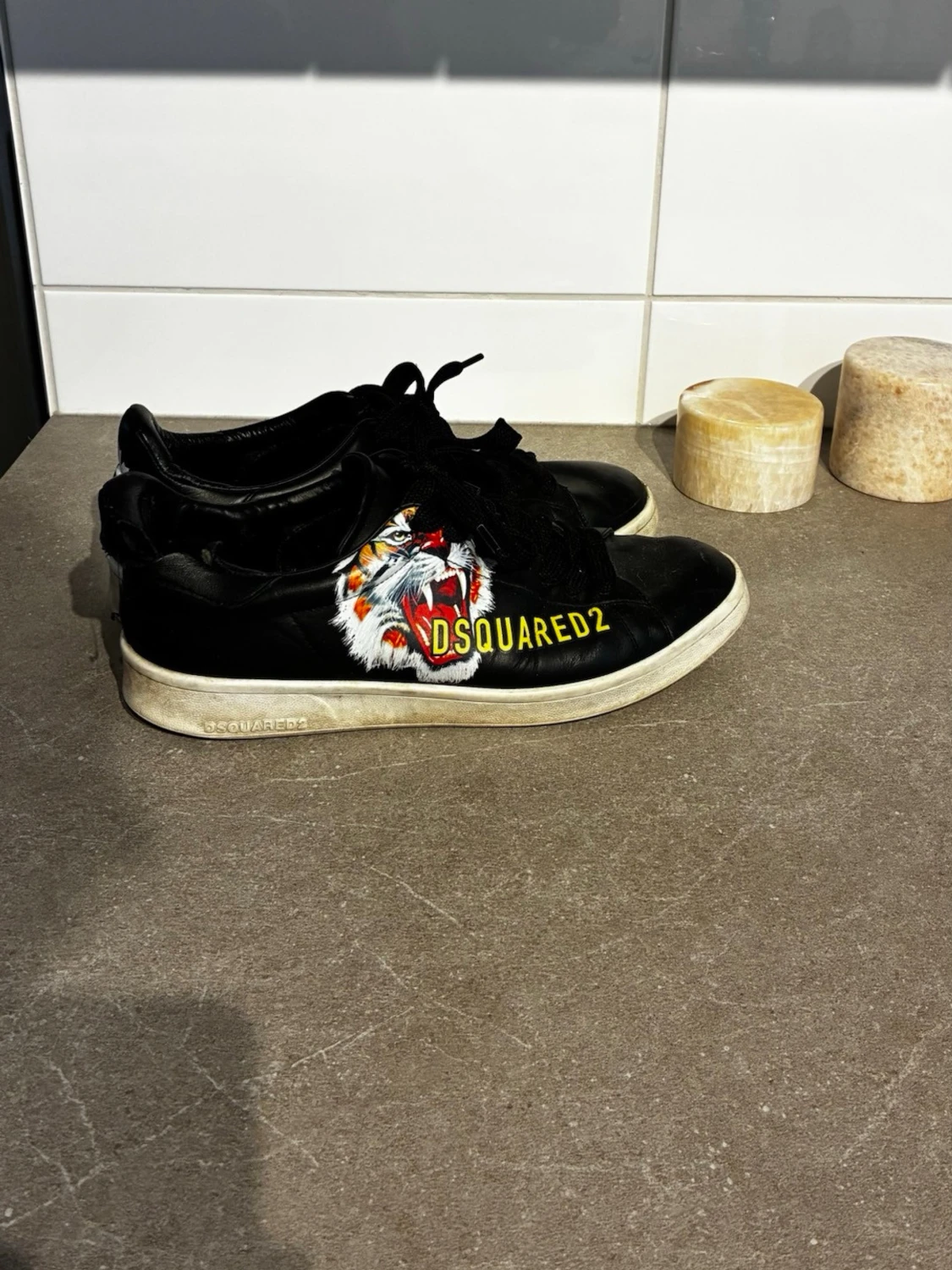 Svarta Dsquared2 sneakers med tryck - 2