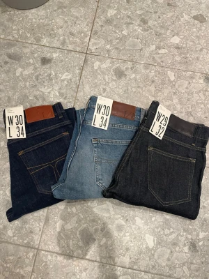 Tiger of Sweden jeans  - Dessa 3 feta tiger of Sweden jeans finns på Vinted för endast 299:- kr styck.🙌Nypris 1000-1200:- Finns mer info i annonserna på Vinted.  Vinted namn: milot35. Bara att höra av dig vid några som helst frågor eller funderingar! Allt gott // Milo. 