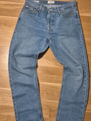 Jack&jones jeans - Worn a few times the size wasnt for me , like new ones! Size W31 L32 , length 103cm , waist 41-42cm , benöppning 20cm