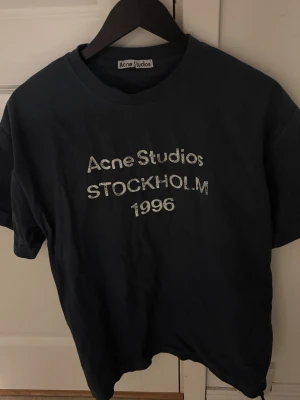 Acne studios t-shirt - Acne studios T-shirt, storlek M