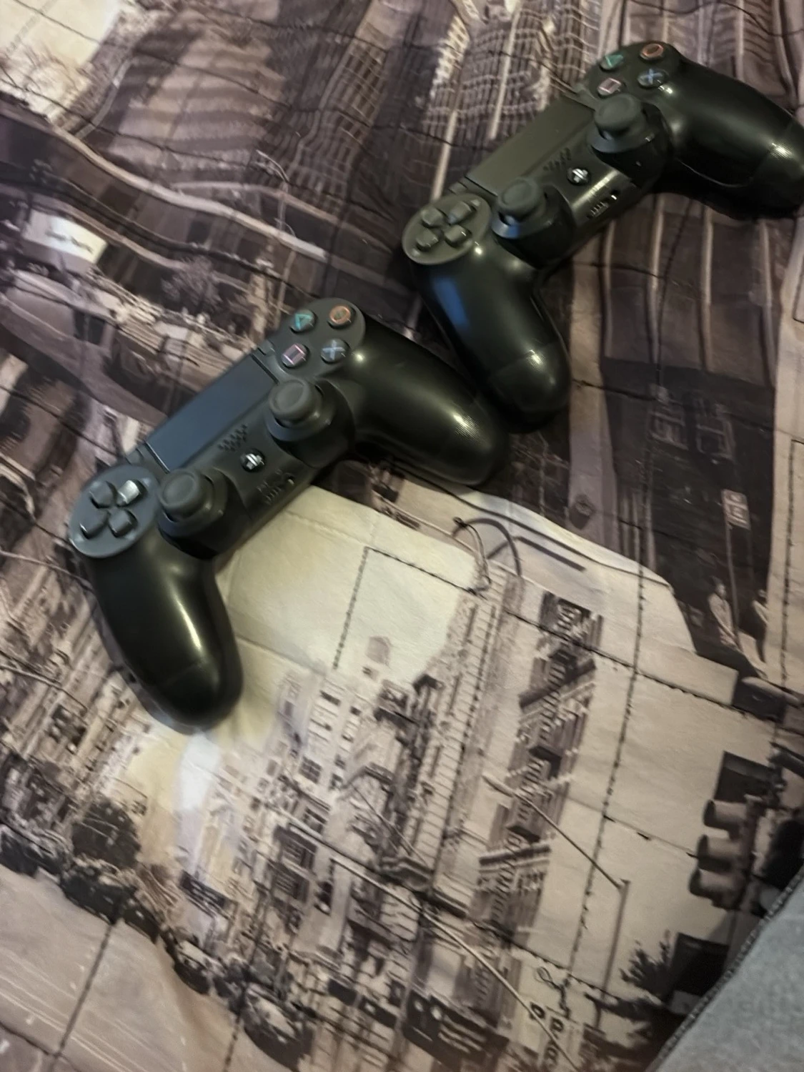 PS4 spelpaket med 8 spel och 2 ps 4 kontroller  - 1