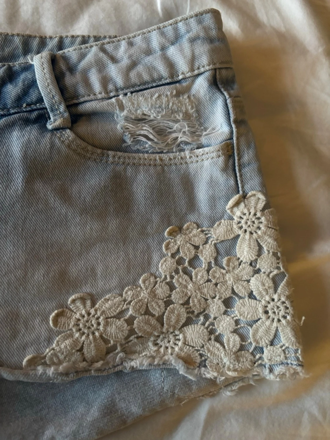 Lågmidjade jeansshorts  - 3