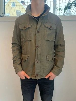 Marc’o polo field jacka  - Marc’o polo field jacka herr| pris:799kr| storlek:M| skick:9,8/10| hör av dig vid minsta lilla fundering eller fråga|