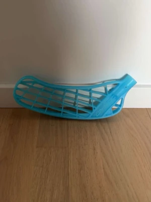 Unihoc PLAYER - Player blad ifrån Unihoc i PE plast! (Right)