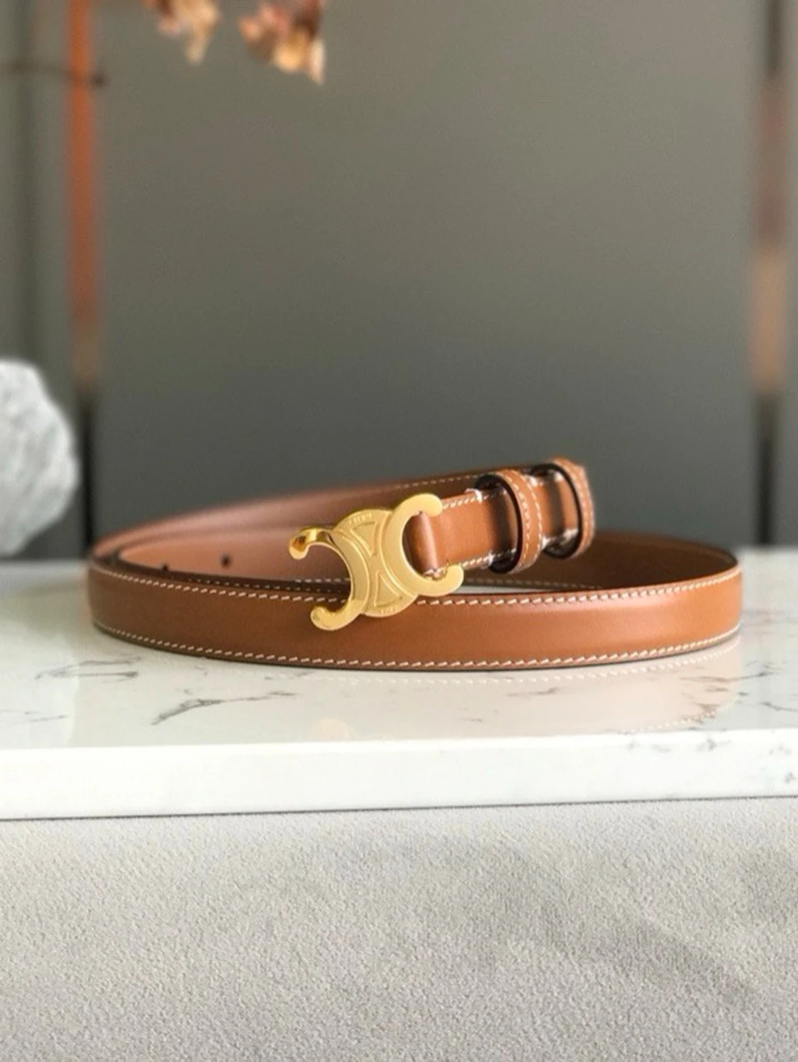 Brunt skärp med guldspänne från Celine - 1