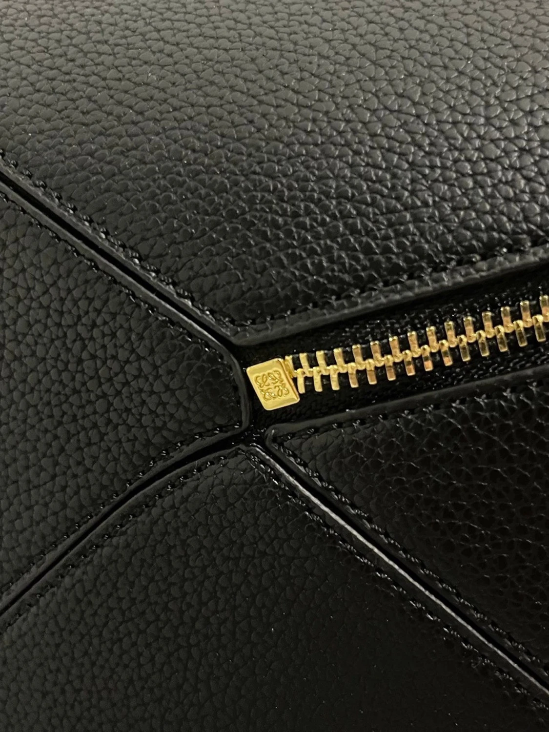 Svart Puzzle Bag från Loewe - 3