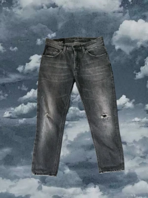 Dondup jeans - Dondup jeans storlek 29 ~ Inga defekter skick 9/10 ~ Slim fit 