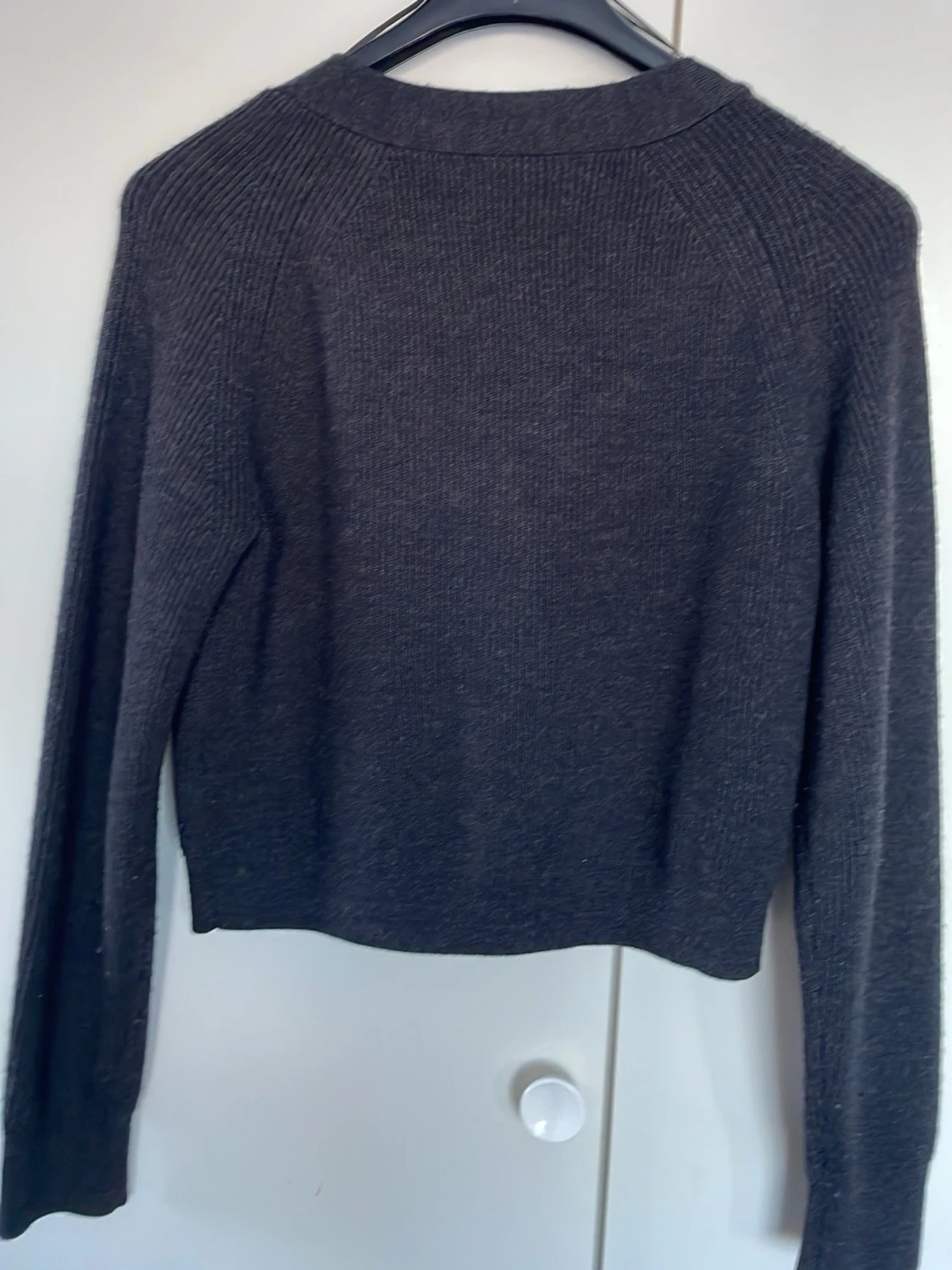 Mörkgråa ribbad kofta från Zara - 1