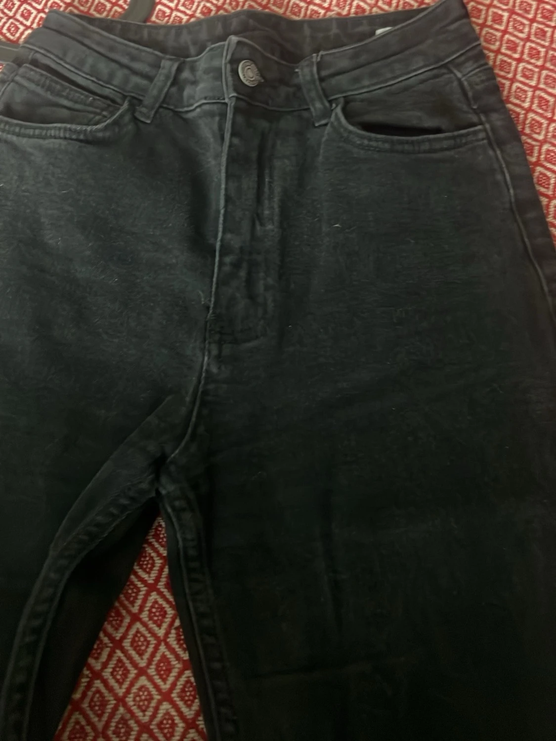 Svarta jeans med knappar längs benet - 1