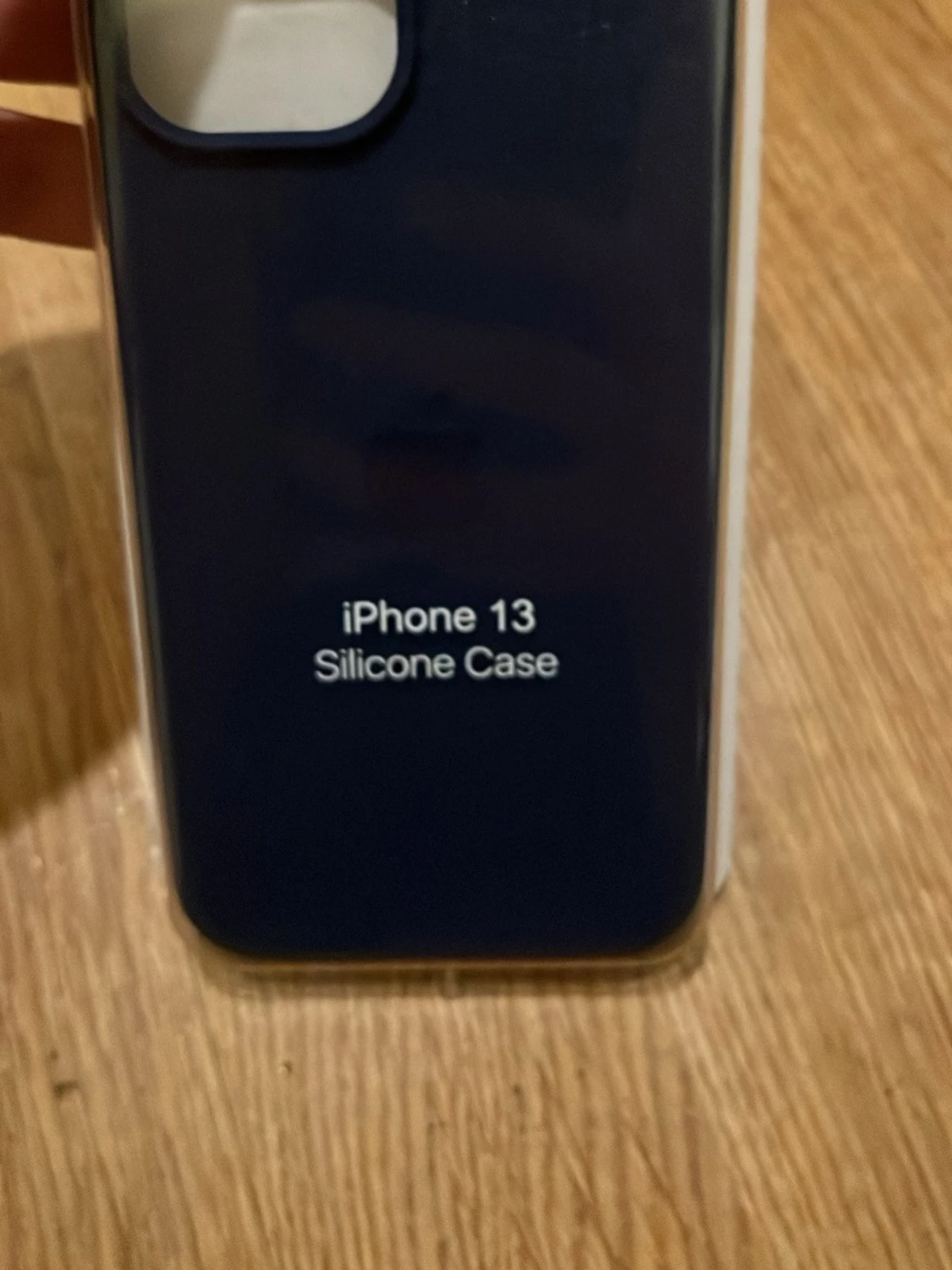 Mörkblått iPhone 13 silikonskal