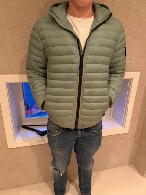 Grön Stone Island Jacka Kan bytas - Köpt 8000kr från Frankrike galleria för 2 år sedan kan bytas mot något snyggt. 