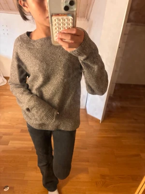 Stickad tröja  - Säljer min stickade tröja från vero moda 