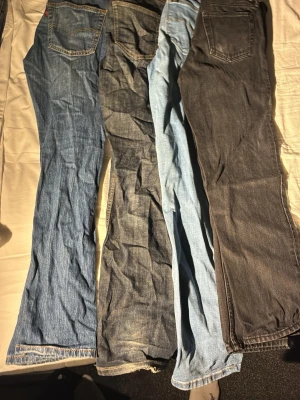 Jeans- dondup, levis, h&m, Lee & weekday - Säljer 5 par jeans med märkena dondup, levis, h&m, Lee & weekday. Hör av er med frågor om ni tex vill köpa ett par av jeansen. Priset för alla 5 är endast 800kr där dem kostar ungefär 4000 i nypris. Priset går att diskuteras