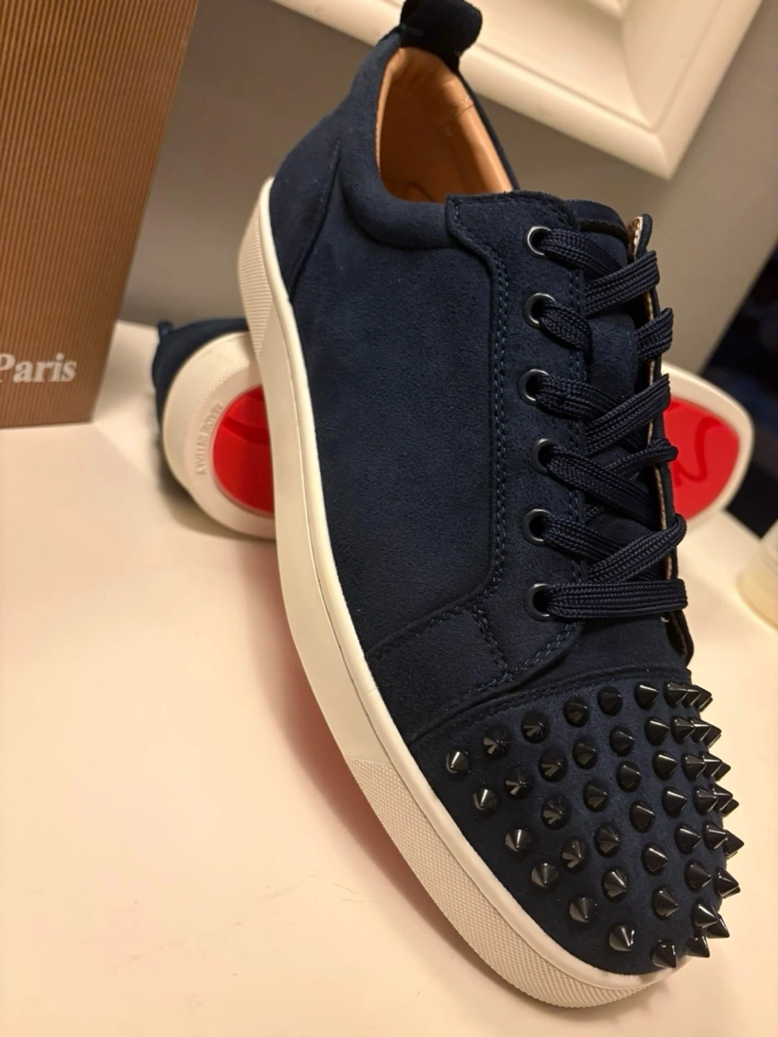 Mörkblå Louboutin sneakers med nitar - 1