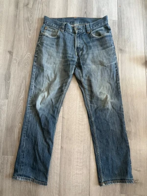 Jack & Jones vintage jeans - Väldigt fina jeans, inga hål eller liknande, regular/rak passform ⭐️