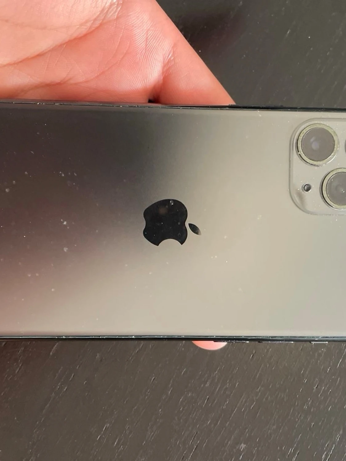 Svart iPhone med dubbla kameror