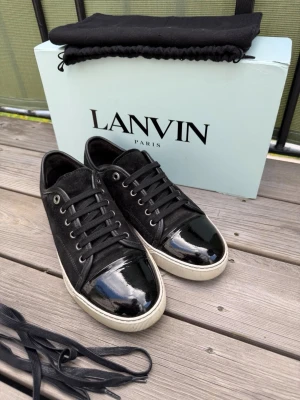 Lanvin  - Lanvin storlek 6 eu40 men passar mer 41-42 innermått 27cm | toppenskick (se bilder) | allt förutom boxen medföljer | pris går att diskutera vid snabb affär |
