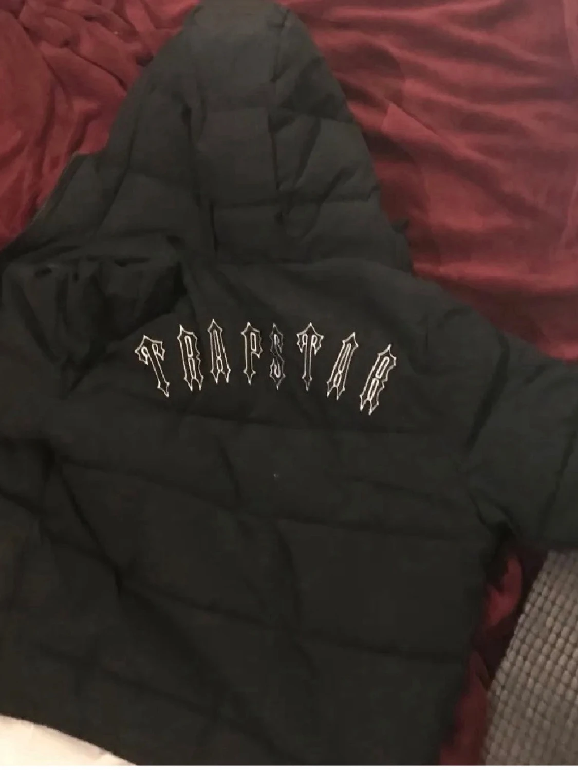 Svart dunjacka från Trapstar