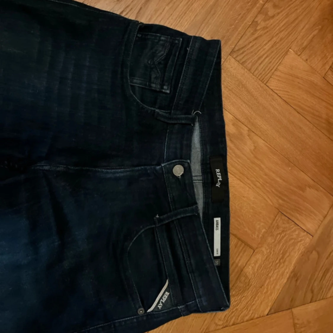 Mörkblå jeans från Replay - 90