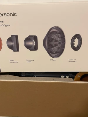 Dyson supersonic HD08  - Jag säljer en Dyson supersonic HD08 helt nytt , har inte använd den är helt nytt , jag lägger den på bra priss och skriv gärna om du är intresserad 