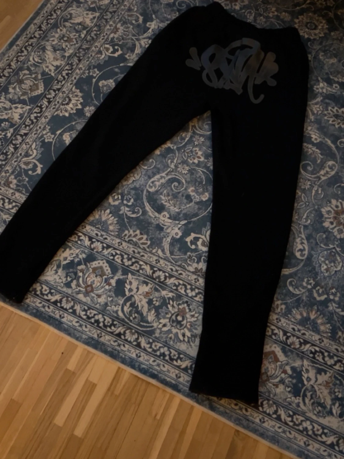 Svarta syna world byxor  - 3