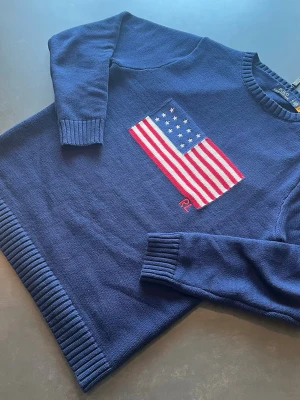 Ralph Lauren USA - Säljer en helt ny Ralph Lauren tröja! Tags och allt kvar, fungerande qr kod! Hör av er vid frågor🔥