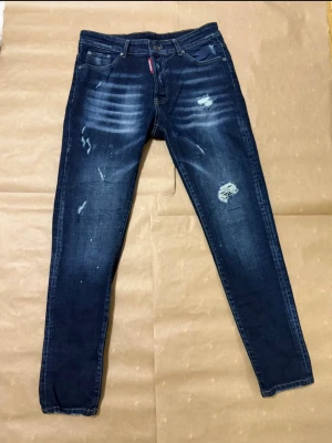 Dsquared2 Jeans - Storlek 46 - Helt nya har aldrig varit använda någonsin. Storlek 46
