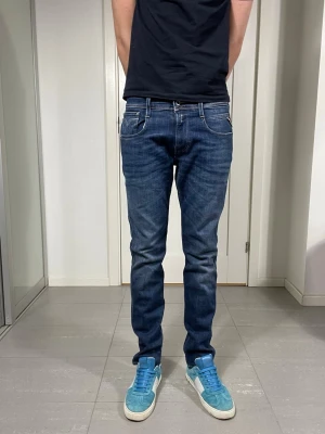 Replay Anbass Jeans - Säljer nu dessa Replay Anbass jeans, W30 o L32, skriv för fler bilder/frågor🙌🏼