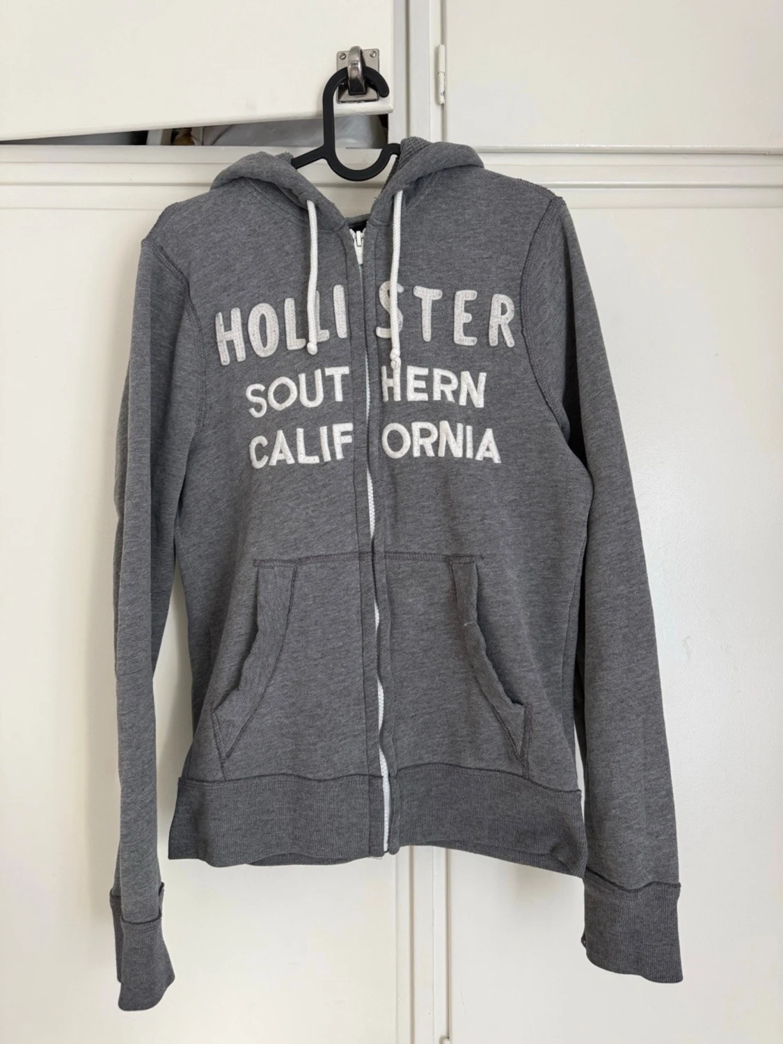 Grå Hollister Zip Hoodie - 1