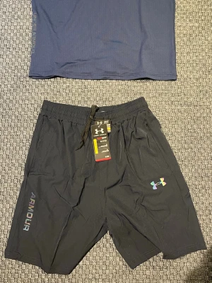 Under armour shorts - .