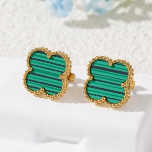 Fyrklöver-örhängen  - Fyrklöver-örhängen i rostfritt stål, pläterade med 18k guld. Väldigt fina och tidlösa, 15 mm – passar till alla tillfällen och med mycket hög kvalitet.