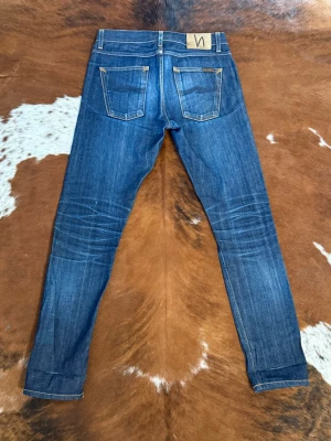 Nudie LeanDean DrySelvage - Tjena! Säljer dessa riktigt fina nudie jeans i modellen LeanDean som sitter slim, W30/L32, riktigt fin wash, hör av dig vid funderingar!🙌