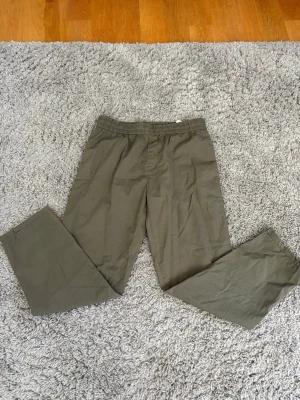 Acne studios byxor - Ett par byxor från acne studios i helt nytt skick. 