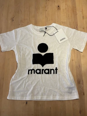 Ny isabel marant t-shirt - Helt oanvänd och jättefin. Skriv vid frågor!
