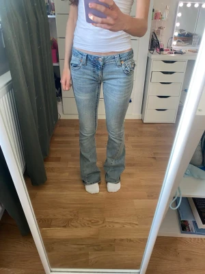 True religion jeans - Har inte använt dom så jätte mycket är lite slitna längst ner se bild 5