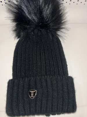 Mössa - Rock and blue mössa köpt på johnells one size🧢