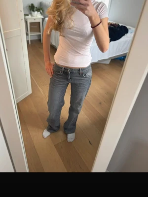 Zara jeans - Säljer dessa köpte just men dom passa inte mig som jag ville