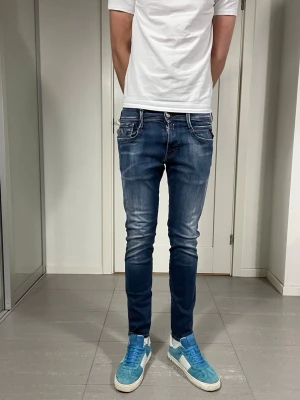 Replay Anbass Hyperflex Jeans - Säljer nu dessa Replay jeans, W30 o L30, skriv för fler bilder/frågor🙌🏼