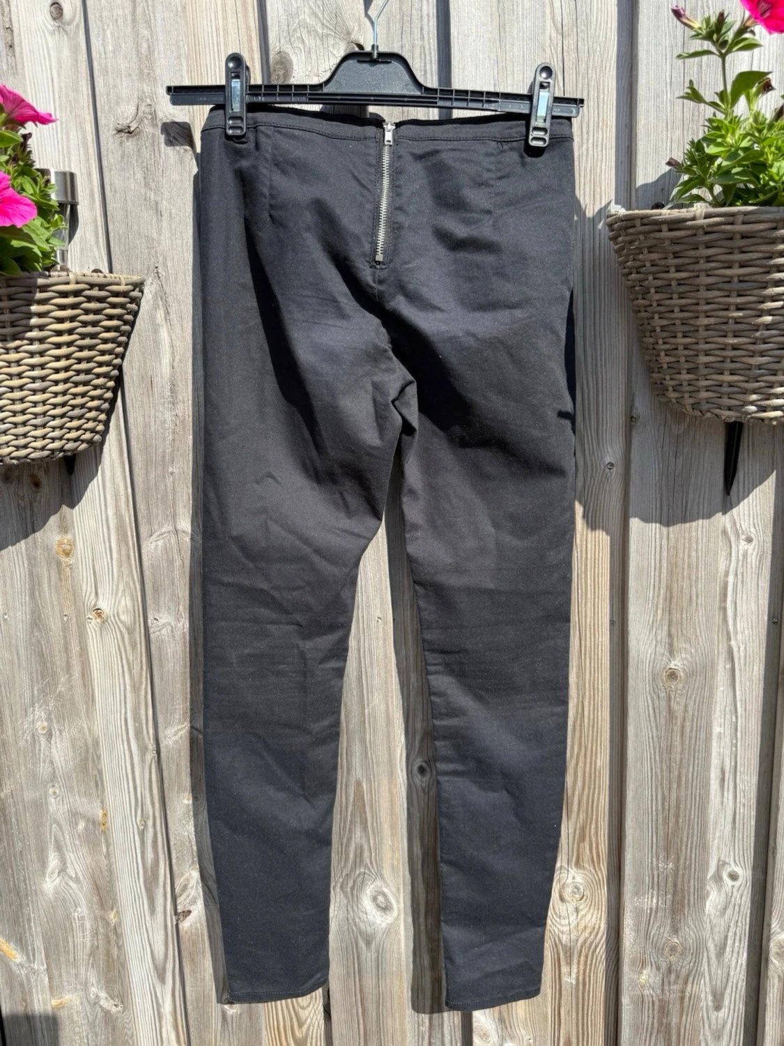 Svarta skinny jeans från H&M Divided (XS) - 2