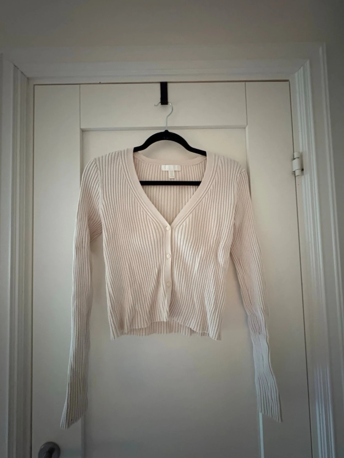 Beige ribbad kofta från H&M